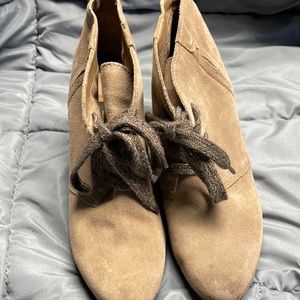 Dolce vita Womens wedge suede ankle boots